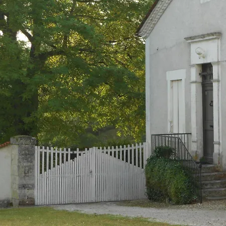 Tatil Evi La Maison Du Bonnesheur Bonnes (Charente)