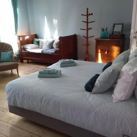 La Maison Du Bonnesheur Tatil Evi Bonnes (Charente)